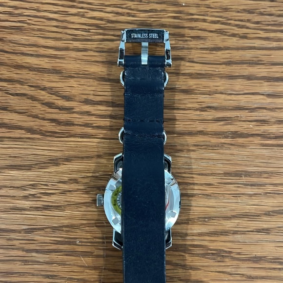 Movado women’s watch. Blue strap with stainless steal and rose gold face. - Picture 4 of 4